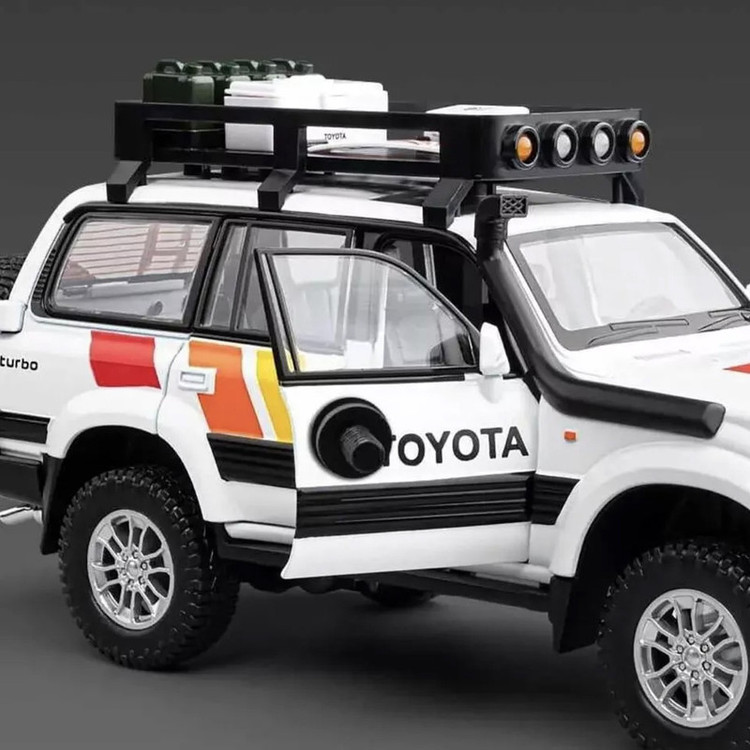 ماکت ماشین چه ژی مدل تویوتا لندکروزر Toyota Land Cruiser