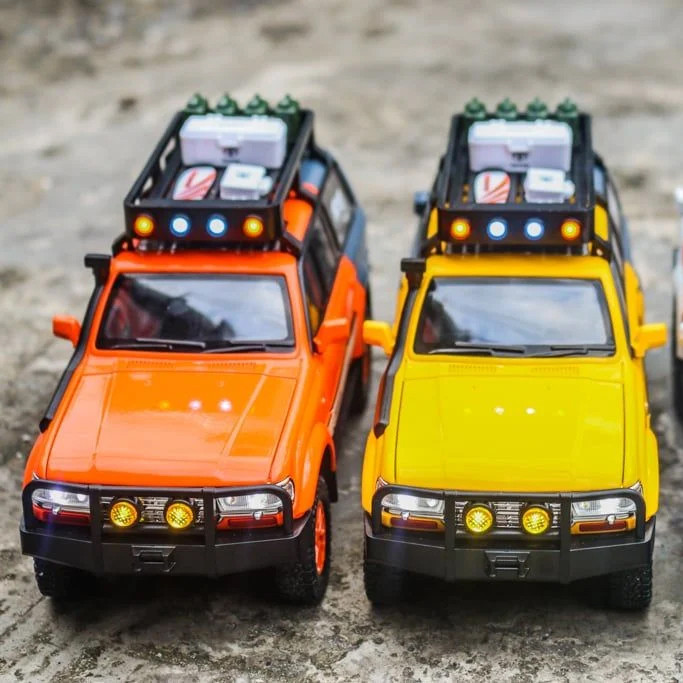 ماکت ماشین مدل تویوتا لندکروزر Toyota Land Cruiser LC80 کد R100