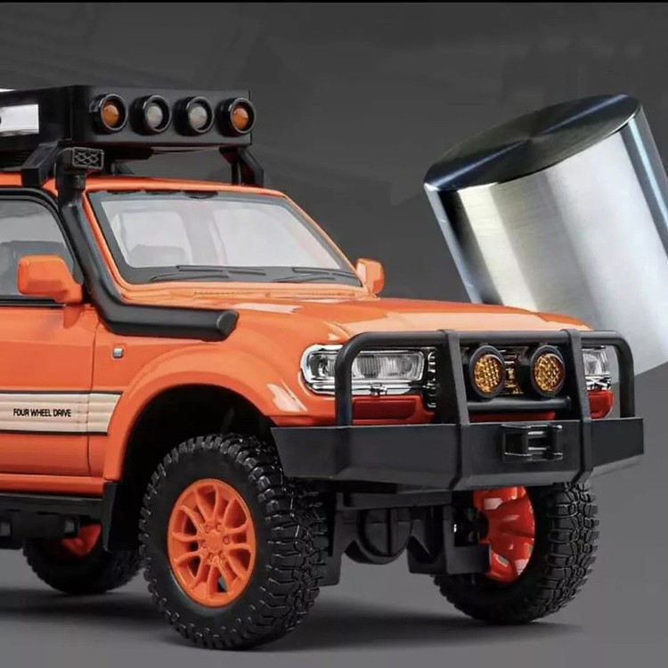 ماکت ماشین مدل تویوتا لندکروزر Toyota Land Cruiser LC80 کد R100